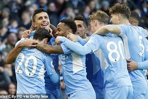 Hạ Everton tại Etihad, Man. City lên nhì bảng