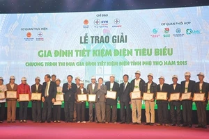Gia đình tiết kiệm điện được thưởng 1 triệu đồng