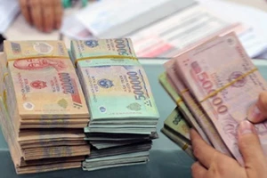 Không để xảy ra tình trạng nợ lương cán bộ, công chức