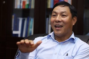 Thứ trưởng Bộ KH&ĐT: 'Tôi luôn mặc vest của May 10'