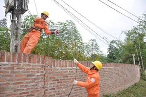 Doanh thu bán điện của EVN tăng 1.800 tỉ đồng