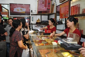 Giá vàng tăng nhẹ trong ngày đầu tuần