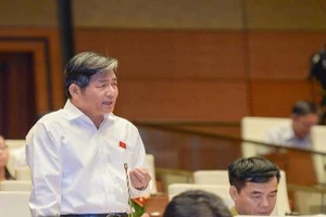 Nhiều đại biểu không đồng ý miễn nhiệm Bộ trưởng Bùi Quang Vinh