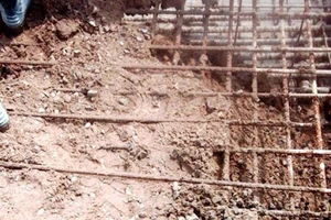 Nhà thầu thừa nhận sai phạm vụ móng cột điện 'bê tông trộn đất'