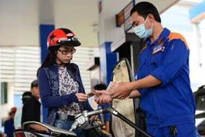 Giá xăng tăng nhẹ từ 15 giờ hôm nay