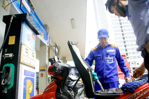 Giá xăng đồng loạt tăng từ 15 giờ hôm nay