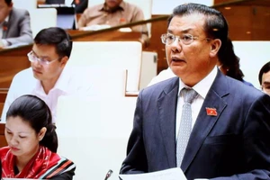 Bộ trưởng Đinh Tiến Dũng:Nợ công tăng,áp lực trả nợ lớn