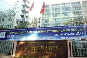 Bộ Công Thương: Không tặng quà cấp trên dịp tết
