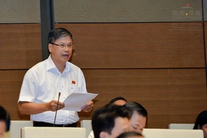 Đại biểu bức xúc chuyện 'thịt heo rẻ như khoai lang'