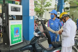 Đề nghị giảm 2.000 đồng/lít xăng sinh học