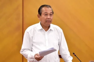 Phó Thủ tướng có ý kiến về vụ đổi 100 USD bị phạt 90 triệu