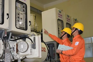 Bộ Công Thương lập ba đoàn kiểm tra việc tăng giá điện