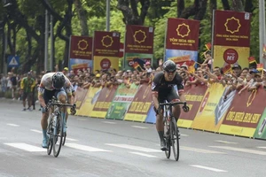 Cua rơ Hàn Quốc về nhất chặng mở màn VTV Cup Tôn Hoa Sen 2019