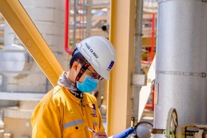 Giá dầu về 20 USD/thùng, PVN có thể cắt, giảm lương