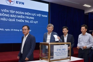 EVN hỗ trợ đồng bào miền Trung hơn 2 tỉ đồng