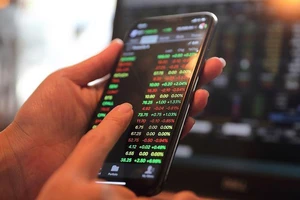 VN-Index rung lắc, đóng cửa vẫn tăng hơn 2 điểm