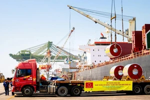 Việt Nam cán mốc kim ngạch xuất nhập khẩu 700 tỉ USD