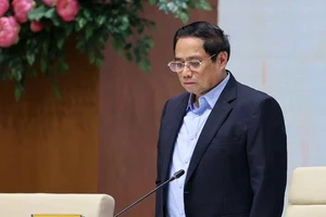 Thủ tướng cùng đại biểu mặc niệm tưởng nhớ nạn nhân vụ cháy chung cư mini và mưa lũ