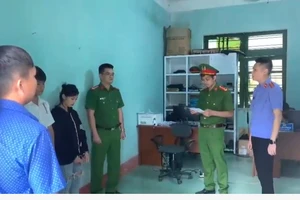 Hòa Bình: Khởi tố 2 thanh niên lái xe lạng lách, đánh võng