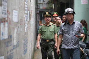 Vụ cháy nhà 5 tầng 14 người tử vong: Bí thư, Chủ tịch Hà Nội đến hiện trường kiểm tra