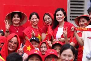 Ngân hàng hướng dẫn người dân cách nhận quà 100.000 đồng mừng Tết Độc lập