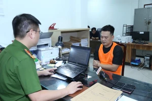 Công an triệt phá đường dây vận hành hệ thống kênh chiếu bóng đá lậu 'Bún chả TV'