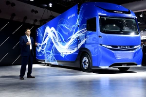 FUSO ra mắt xe tải, xe khách điện E-FUSO