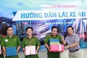 Honda Cộng Hòa: 'Hành xác' gần 50 chiến sĩ giao thông