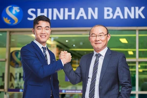 HLV Park Hang Seo, Xuân Trường làm đại sứ thương hiệu ShinhanBank