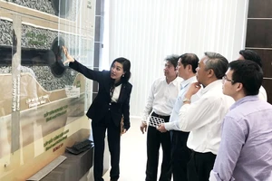 Đoàn giám sát của Quốc hội thăm, làm việc rác Đa Phước