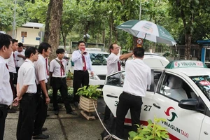 Vinasun huấn luyện nghiệp vụ taxi châu Âu cho tài xế