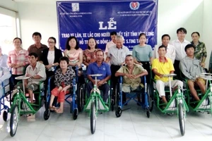 Quỹ Lawrence S. Ting hỗ trợ hơn 1 tỷ đồng cho 4 tỉnh ĐBSCL