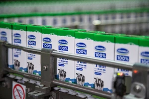 Vinamilk trúng thầu cung cấp sữa cho học sinh Hà Nội