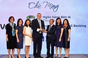Vietcombank nhận giải thưởng “Ngân hàng bán lẻ tiêu biểu 2018”