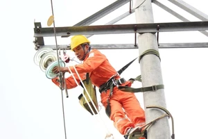 EVNNPC: Đảm bảo cấp điện ổn định dịp lễ 30-4 và 1-5