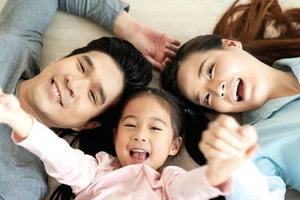 Hợp tác và ra mắt bảo hiểm sức khỏe trực tuyến