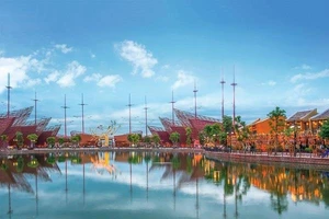 Nghe Hà Anh Tuấn da diết bên dòng sông Hoài, Hội An