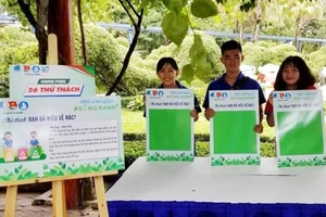 Trang bị bình thủy tinh cho cán bộ, công chức