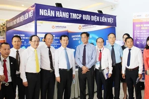 LienVietPostBank và Phú Yên ký hợp tác không dùng tiền mặt
