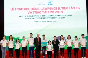 Gần 8,5 tỉ đồng tiếp sức cho HS-SV giỏi, vượt khó