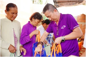 Chương trình 'Kiến tạo nhịp cầu' khánh thành cầu Khang Phúc