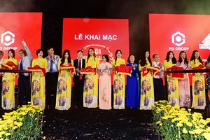 Khai mạc Hội hoa xuân Phú Mỹ Hưng tết Canh Tý 2020
