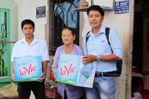 La Vie và Nestlé giúp người dân bị hạn mặn ở miền Tây