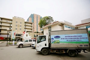 Vinamilk 'chi viện dinh dưỡng' cho y, bác sĩ BV Bạch Mai