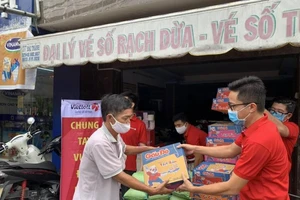 Vietlott giúp đỡ các hoàn cảnh khó khăn mùa dịch COVID-19