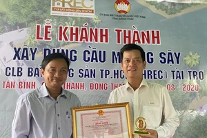 CLB BĐS TP.HCM tặng cầu Mương Sậy cho Đồng Tháp