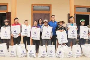 Ngân hàng Shinhan chung tay hướng về miền Trung