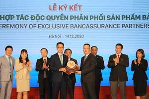 VietinBank và Manulife ký hợp tác độc quyền 16 năm