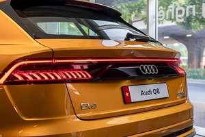Ca sĩ Lệ Quyên mở hàng chiếc Audi Q8 đầu tiên
