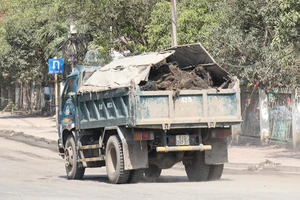 Người dân té ngã, chảy máu vì… con đường đau khổ